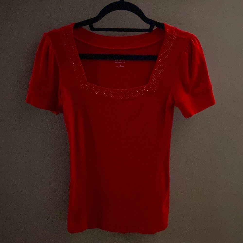 Express red tee with bling